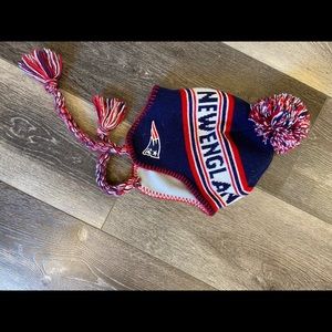 Toddler NE Patriots pompom winter hat